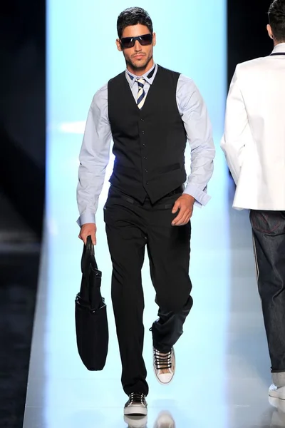 Look 23